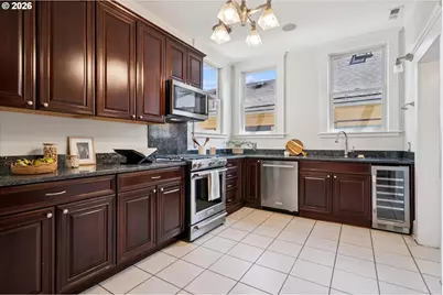 2475 NW Northrup St, Portland, OR 97210 - Photo 12