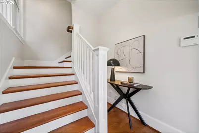 2475 NW Northrup St, Portland, OR 97210 - Photo 2