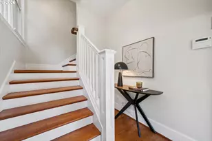 2475 NW Northrup St, Portland, OR 97210 - Photo 2