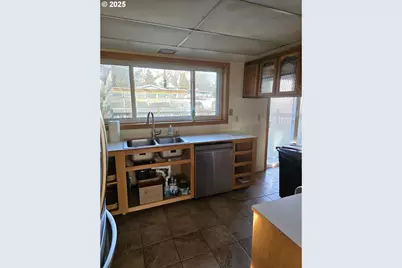 291 SE Shigley St, Winston, OR 97496 - Photo 14