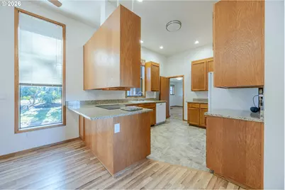 3248 W 15th, Eugene, OR 97402 - Photo 12