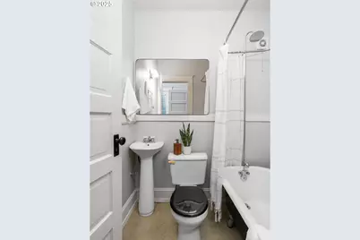 1631 NW Everett St #403, Portland, OR 97209 - Photo 16