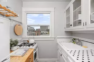 1631 NW Everett St, Portland, OR 97209 - Photo 12