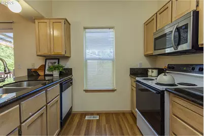 11595 SE Springcrest Dr, Clackamas, OR 97015 - Photo 4