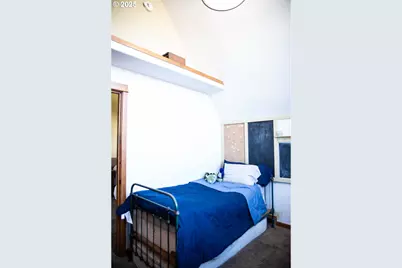 62725 Eagle Rd, Bend, OR 97701 - Photo 22