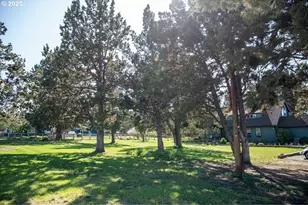 62725 Eagle Rd, Bend, OR 97701 - Photo 2