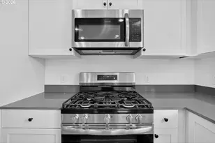 516 Spring Blvd, Woodburn, OR 97071 - Photo 16