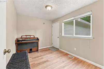 909 NE Cochran Ave, Gresham, OR 97030 - Photo 22