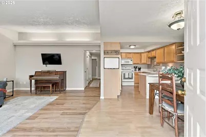 909 NE Cochran Ave, Gresham, OR 97030 - Photo 8