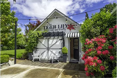 215 S 4th St, Jacksonville, OR 97530 - Photo 4