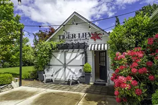 215 S 4th St, Jacksonville, OR 97530 - Photo 4