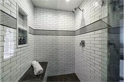 215 S 4th St, Jacksonville, OR 97530 - Photo 30