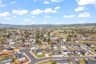 389 NE Blackbear St, Prineville, OR 97754 - Photo 40