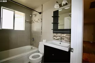 1332 Thompson Rd, Woodburn, OR 97071 - Photo 12