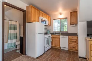 335 Page Rd, Winchester, OR 97495 - Photo 46