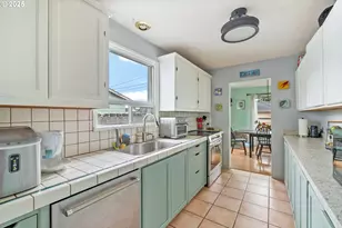 1706 5th St, Tillamook, OR 97141 - Photo 8