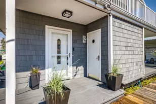 173 NE Bridgeton Rd, Portland, OR 97211 - Photo 2