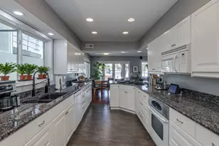 173 NE Bridgeton Rd, Portland, OR 97211 - Photo 12