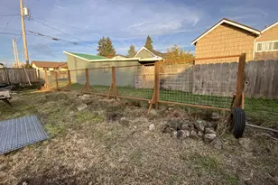 603 4th St, Myrtle Point, OR 97458 - Photo 6