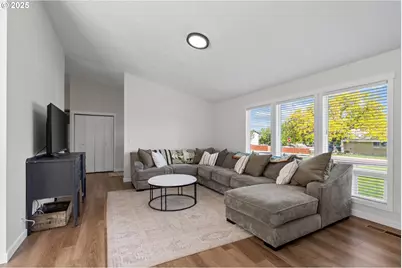 820 E Pine Ave, Hermiston, OR 97838 - Photo 6