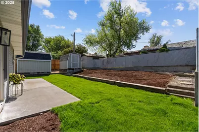 820 E Pine Ave, Hermiston, OR 97838 - Photo 32