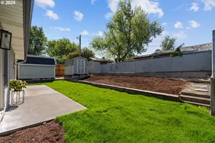 820 E Pine Ave, Hermiston, OR 97838 - Photo 32