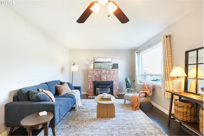 910 E 13th St, The Dalles, OR 97058 - Photo 4
