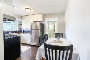 910 E 13th St, The Dalles, OR 97058 - Photo 6