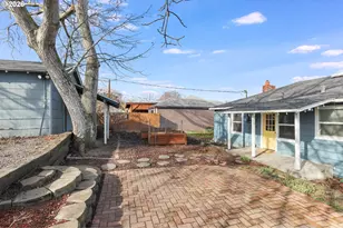 910 E 13th St, The Dalles, OR 97058 - Photo 20