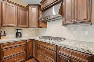 1076 Epperly Way, West Linn, OR 97068 - Photo 10