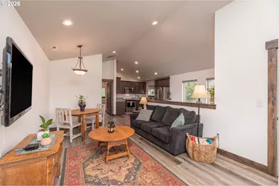 923 E Desperado Trl, Sisters, OR 97759 - Photo 10