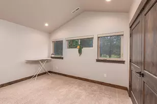 923 E Desperado Trail, Sisters, OR 97759 - Photo 16