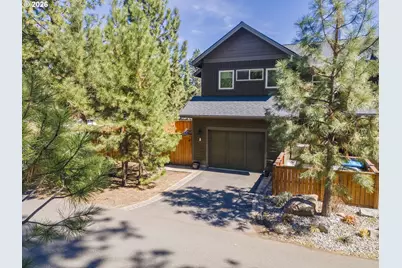 923 E Desperado Trl, Sisters, OR 97759 - Photo 2