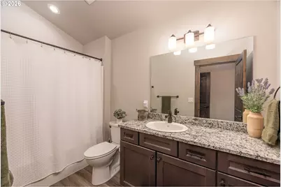 923 E Desperado Trl, Sisters, OR 97759 - Photo 18