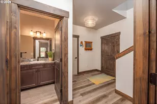 923 E Desperado Trail, Sisters, OR 97759 - Photo 8