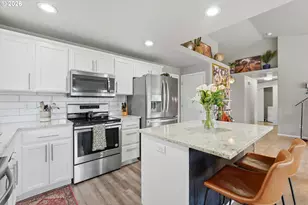 3422 NE Harvest Dr, McMinnville, OR 97128 - Photo 6