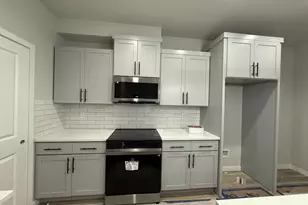 256 NW Mawrcrest Ave, Gresham, OR 97030 - Photo 6