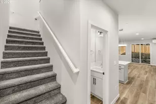 256 NW Mawrcrest Ave, Gresham, OR 97030 - Photo 20