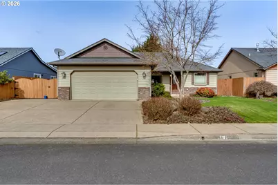 28 Sandalwood Loop, Creswell, OR 97426 - Photo 2