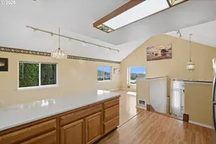 755 Prefontaine Dr, Coos Bay, OR 97420 - Photo 6