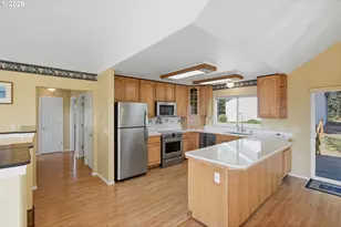 755 Prefontaine Dr, Coos Bay, OR 97420 - Photo 4