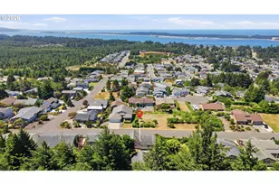 755 Prefontaine Dr, Coos Bay, OR 97420 - Photo 46