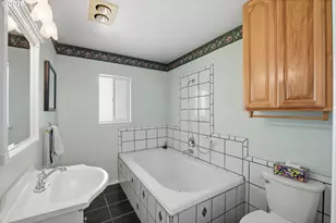 755 Prefontaine Dr, Coos Bay, OR 97420 - Photo 10