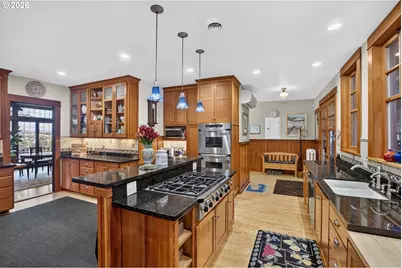 2658 NW Cornell Rd, Portland, OR 97210 - Photo 14