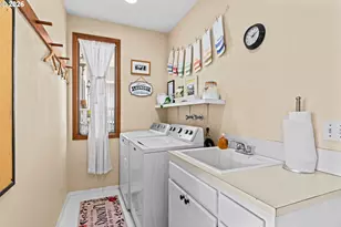 24312 Cardwell Hill Dr, Philomath, OR 97370 - Photo 8
