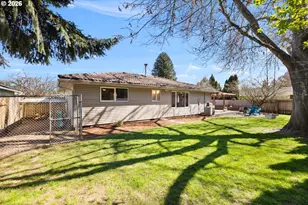 2439 SE Willow Dr, Hillsboro, OR 97123 - Photo 30