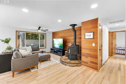 2439 SE Willow Dr, Hillsboro, OR 97123 - Photo 4