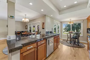 10360 SW Highland Dr, Tigard, OR 97224 - Photo 18