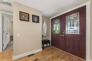 10360 SW Highland Dr, Tigard, OR 97224 - Photo 8
