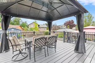 748 SE 10th St, Troutdale, OR 97060 - Photo 40